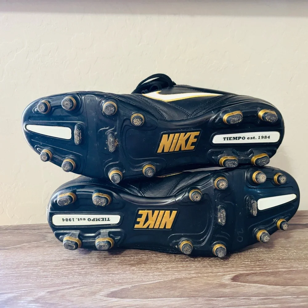 Rare Ronaldo “Fenómeno” R9 Nike Tiempo Mystic Ill FG soccer cleats
